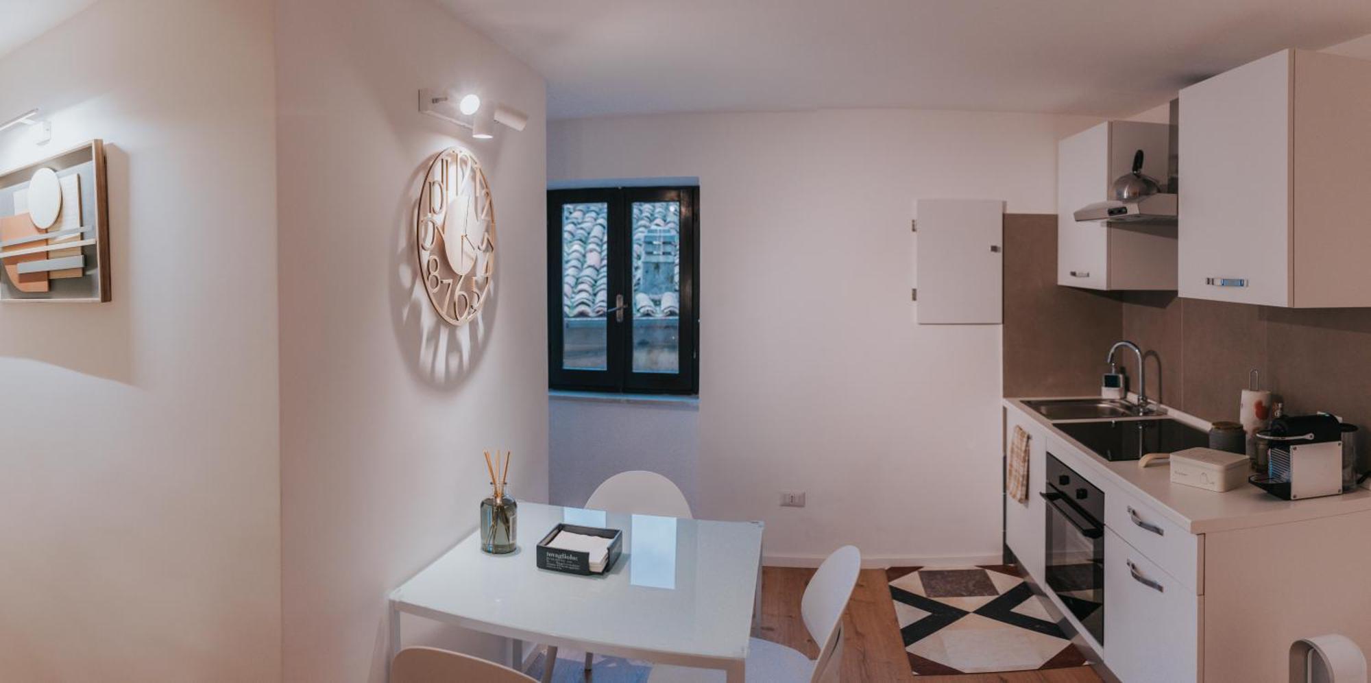 Time House Apartment *